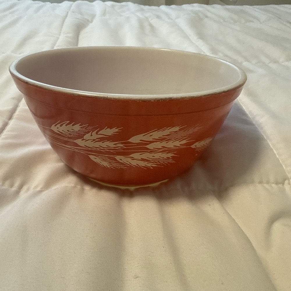 Pyrex - VINTAGE “autumn harvest wheat “Mixing Bowl.